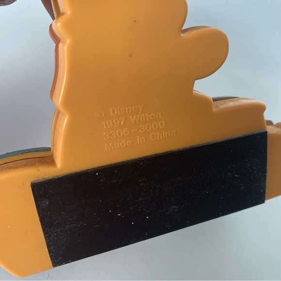 ✨ Vintage 1997 Winnie the Pooh Magnet/Chip Clip - Disney ✨ - Picture 3 of 6